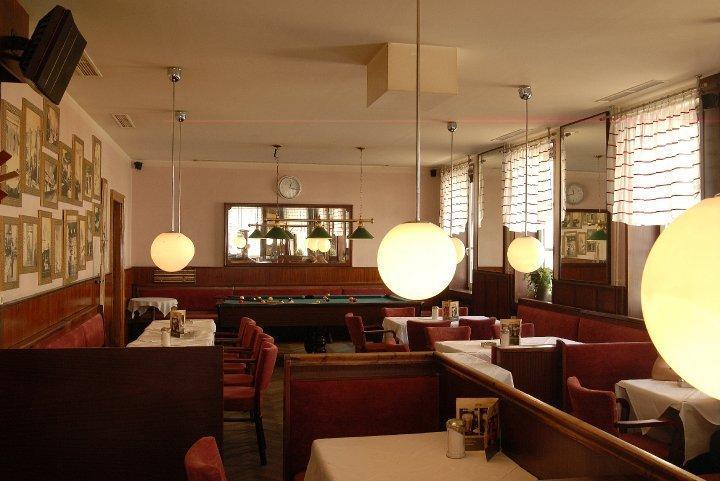Madar Cafe Central Melk Luaran gambar